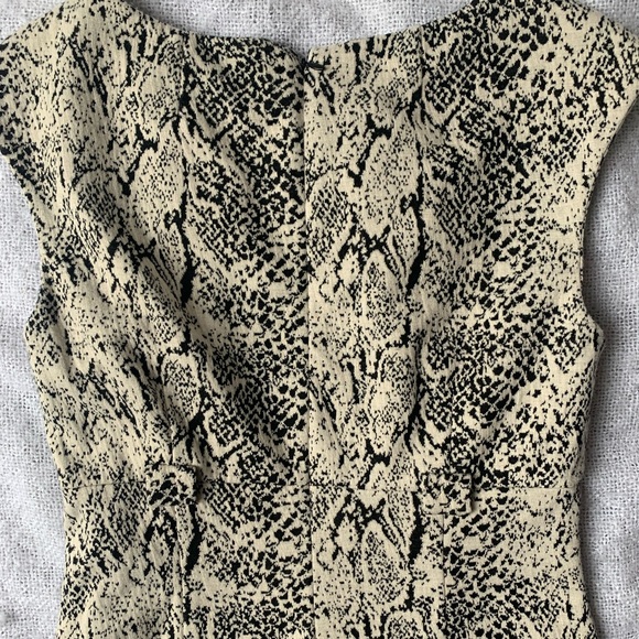 🌟 3 FOR $25 | Calvin Klein Snake Print Dress - Picture 5 of 5